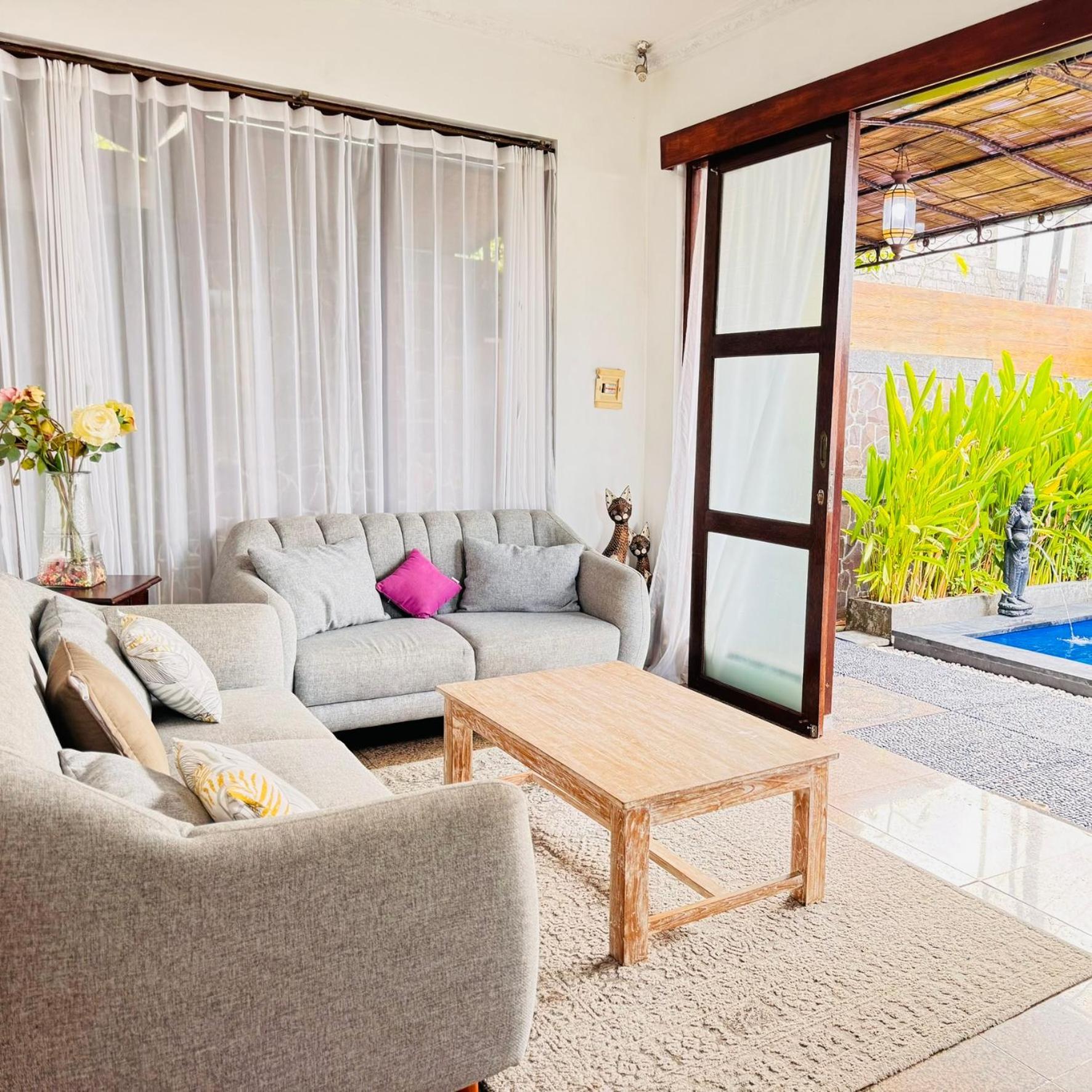 Giri Hill Homestay Nusa Dua  Bagian luar foto